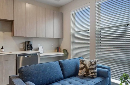 Lower Lawrenceville Apartment | CozySuites Modern SDO, Lawrenceville