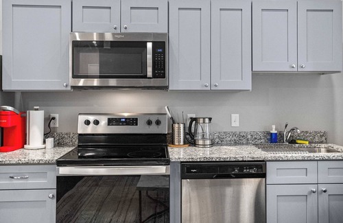 Cultural District Apartment | CozySuites Trendy 1BR in Downtown Pitts #6