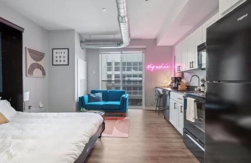 Lower Lawrenceville Apartment | CozySuites Trendy SDO, Lawrenceville