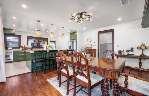 Belmont Heights House | 🏡 CRAFTSMAN BY THE SEA 🌊: Walking distance to the beach, free wifi and parking!