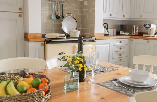 Embsay Cottage | CRAG VIEW COTTAGE, pet friendly, character holiday cottage in Embsay