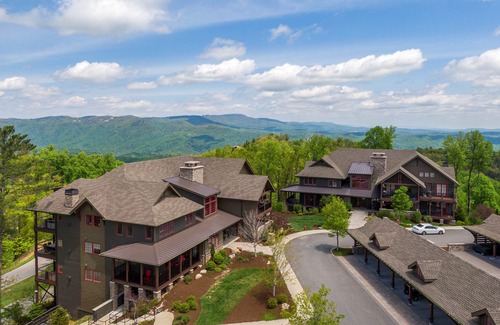 Boone Condo | Craig 304 Condo at the Blue Ridge Mountain Club! Luxury studio with great amenities!