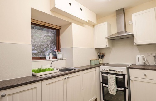 Nostie Cottage | CRAIGARD, pet friendly, character holiday cottage in Kyle Of Lochalsh