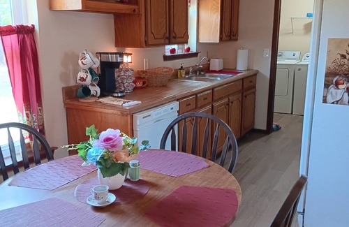 Rattan Bed & Breakfast | CRAWFORD HOUSE