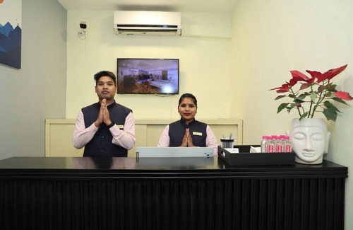 Gandhinagar Hotel | CRAYON HOTELS