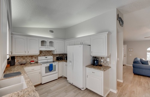 Hoffmann Hills House | Create new memories far from home in the lovely town of Deland
