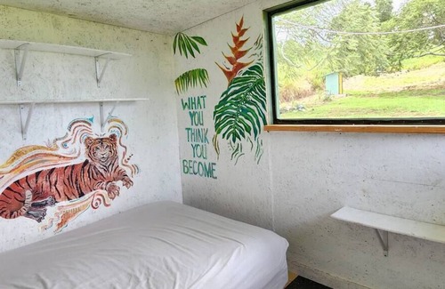 Papaaloa Cabin | Creative Glamping Adventure Near Waterfall