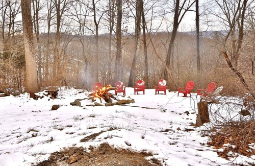 Lovettsville House | Creek Cottage along the Potomac River