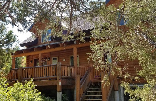 Mount Pleasant Cabin | Creek Side Mountain Cabin Retreat