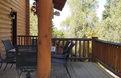 Mount Pleasant Cabin | Creek Side Mountain Cabin Retreat