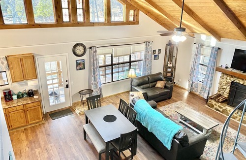 Newnata Cabin | Creekside accommodations near Mt. View - Pet Friendly and a kids paradise