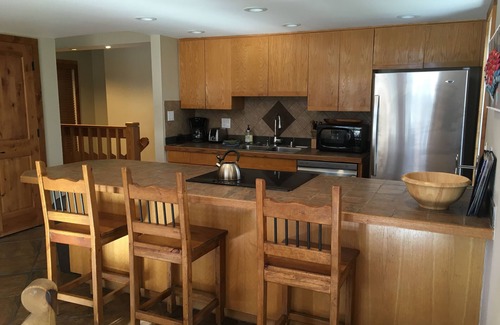 Frisco Condo | CREEKSIDE AND MOUNTAIN VIEW! Walk to Main St Frisco, Skiing, Pool, Trails