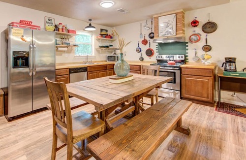Riverside Cabin | Creekside Cabin 38