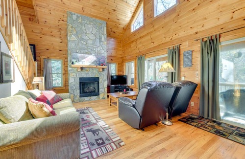 Waynesville House | Creekside Cabin with Fire Pit and Hot Tub on Hemphill