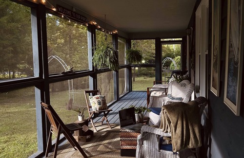 Pegram Cottage | Creekside Cottage Near Nashville- Pet Friendly!