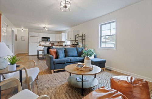 Berkeley Springs House | Creekside Fun | Dog-friendly, Games & Fire Pit