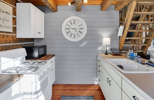 Canon City Cabin | Creekside Log Cabin