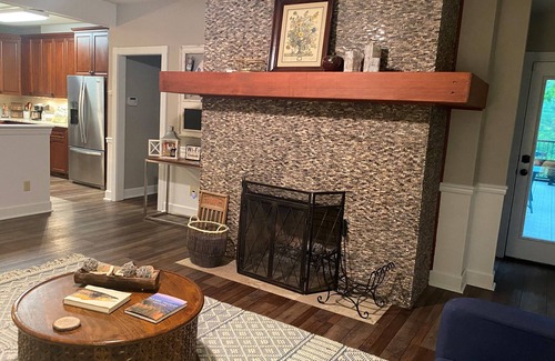 Todd House | Creekside: Relax & Leave the World Behind