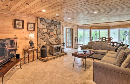 Zirconia House | Creekside Retreat w/ Hot Tub - Pets Welcome!