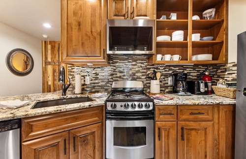 Fall River Estates Condo | Creekside Suite 03 (NO HT)