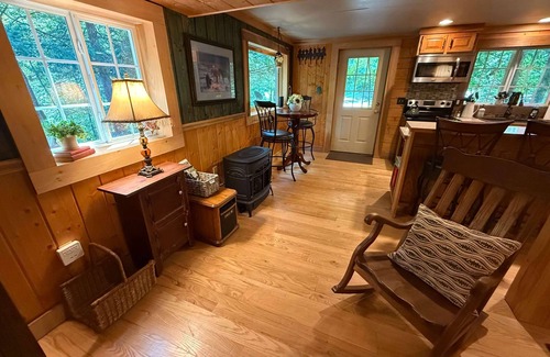 Logan Cabin | Creekside View Cabin:Dog-Friendly, Fire Pit-$Dsct
