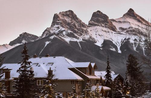 Eagle Terrace Hotel | Creekside Villa