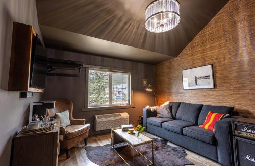 Eagle Terrace Hotel | Creekside Villa