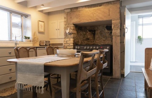 Craster Cottage | CREEL COTTAGE, CRASTER, pet friendly, with open fire in Craster