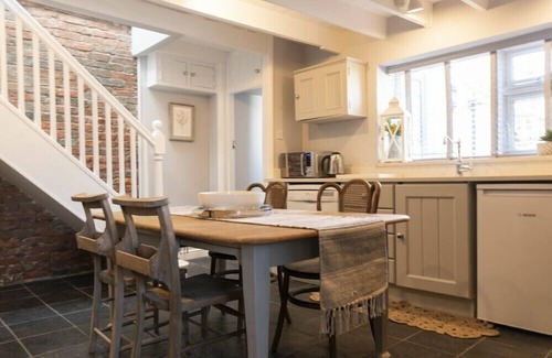 Craster Cottage | CREEL COTTAGE, CRASTER, pet friendly, with open fire in Craster