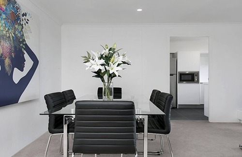 Cremorne Apartment | CREM4 - Newly Renovated Immaculate 1BR Apartment
