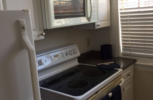 Faubourg Marigny Condo | Creole Townhouse w/Balcony in French Quarter/Marigny