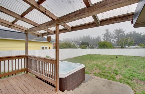 Crescent City North House | Crescent City Home w/Hot Tub: Half-Block to Beach