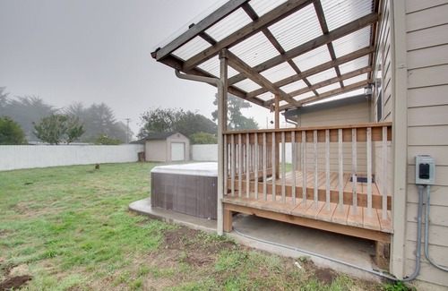 Crescent City North House | Crescent City Home w/Hot Tub: Half-Block to Beach
