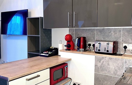 Chadwell Apartment | Crescent Loft Apartment - 1 Bedroom