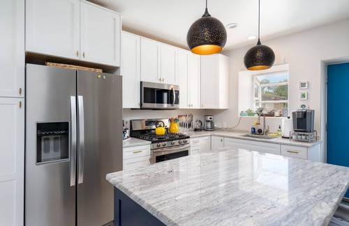 Santa Fe House | Crescent Moon Casita | Dog Friendly, Walk to Town, Private Outdoor Space