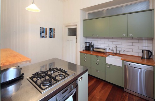 Ostend House | Crescent Villa | Stay Waiheke