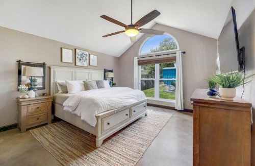 North Buttercup Creek House | Crested Oak