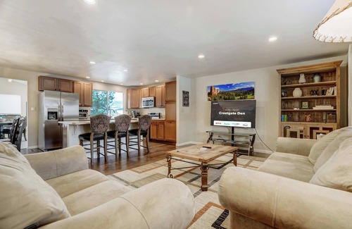 Central Colorado Springs House | Crestwood Estate: 4 Homes, Sleeps 48, Near UCCS!