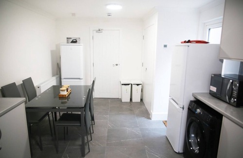 Mapesbury House | Cricklewood Private Ensuite room