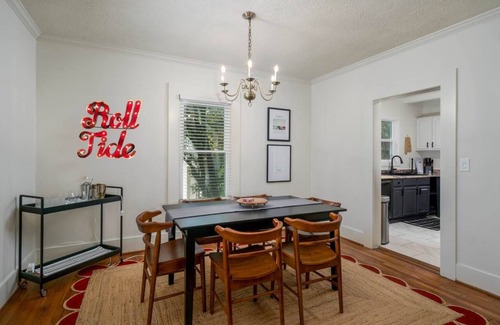 Northport House | Crimson Tide Cottage- 2 King Beds- 2.5 miles to UA
