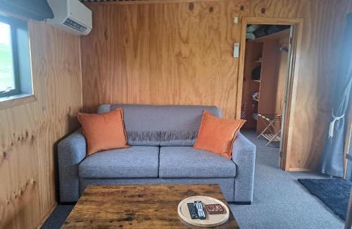 Hangatiki House | Crinkly Cottage