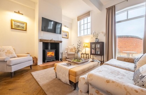 Bury St Edmunds House | Crisply stylish Georgian cottage - Orchard Coach House