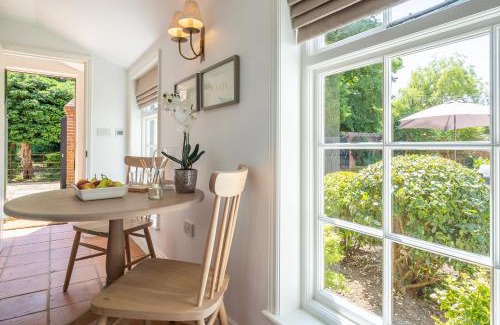 Bury St Edmunds House | Crisply stylish Georgian cottage - Orchard Coach House