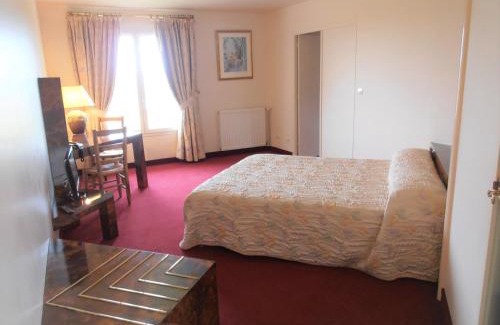 Saint-Pere Hotel | Crispol