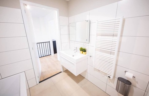 De Bilt Apartment | Crispy 3 Bedroom Serviced Apartment 117m2 -ESS38C-