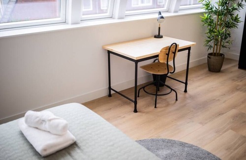 De Bilt Apartment | Crispy 3 Bedroom Serviced Apartment 117m2 -ESS38C-
