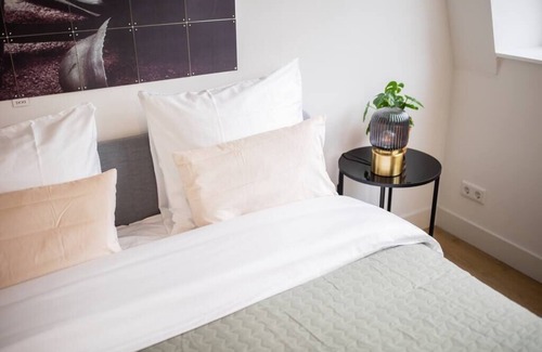 De Bilt Apartment | Crispy 3 Bedroom Serviced Apartment 117m2 -ESS38C-