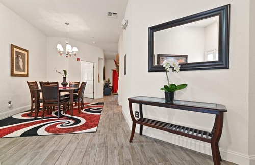 Bahama Bay Apartment | Cristina's Tropical Villa/Just minutes from Disney!