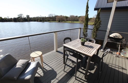 Dromana Villa | Crittenden Lakeside Villas