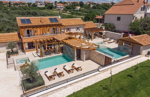 Skradin Villa | Croatian villa, holiday villa croatia, dalmatian coast villa, croatia villa with pool